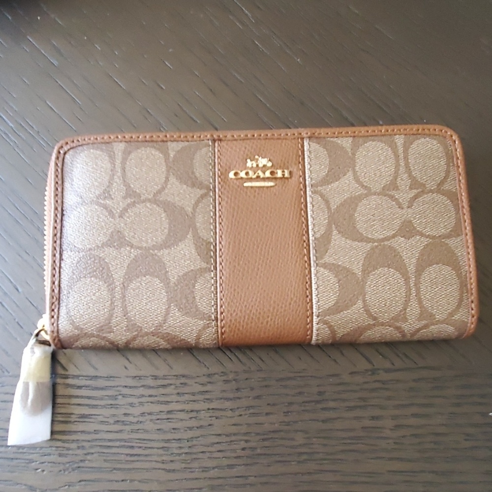 Coach Accordian Zip Around Wallet F54630 Khaki/Saddle